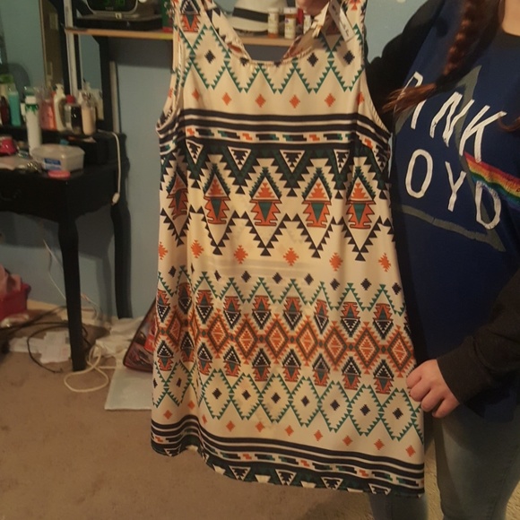 dress - Picture 2 of 3